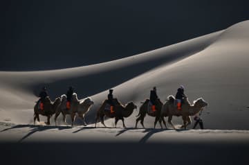 甘粛省敦煌市、入場料引き下げで観光後押し