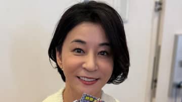 2児の母・高嶋ちさ子「急に大人に」16歳次男のムキムキな後ろ姿を披露！広大な海で親子休日を満喫する様子も「ホント大きくなってる」