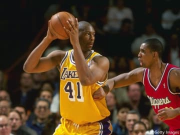 レイカーズやホーネッツで活躍したビッグマン、エルデン・キャンベルが57歳で他界