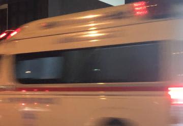 自転車の女性、横断中はねられ重傷　茨城・土浦