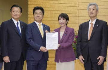 診療報酬の大幅引き上げを要望　自民議連が首相に