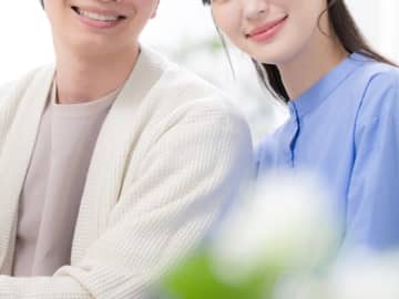 20代男性が溺愛する“超年上彼女”の特徴と「年の差カップル」の行く末とは？