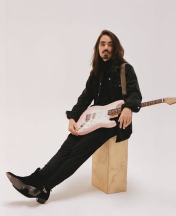 マテウス・アサトが刻んだキャリア、少年時代の一目惚れから世界的ギタリストへの軌跡