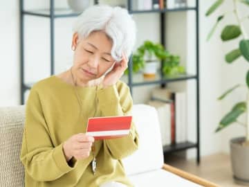 貯金2200万円あれど「何年持つか不安だらけ。この物価高が続くと怖い」74歳女性の老後の嘆き