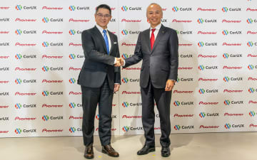 パイオニアの矢原史朗社長とCarUX Holdingのジム・ホン会長が合同記者会見 新体制での方針を説明