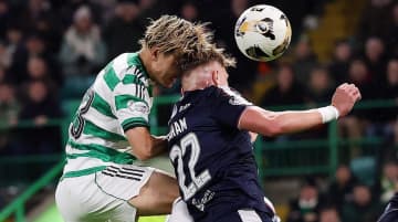 「ブーツさえ躊躇する場所に躊躇なく…」前田大然の“勇敢なゴール”を現地メディア称賛！