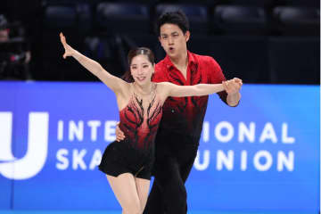 SP首位発進りくりゅう、ペア結成の地で幸せ込めた貫禄の舞　３年ぶり２度目のファイナルVへ“自然体”で臨む