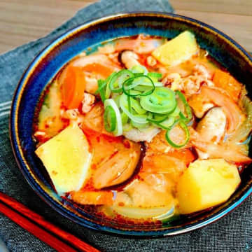 【豚汁、スプーン1杯で激変！？】「おかわり必至」「もう普通の作り方には戻れない」簡単格上げレシピ