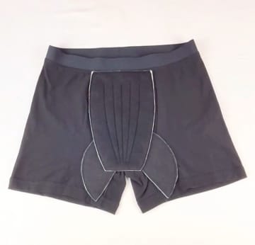 日本初！"ちょい漏れ”時代にさようなら。お気に入りパンツに貼るだけで“少量から中量までの”漏れをガード！男性用　吸水パットを12月9日(火)より販売開始　～貼り付けたまま洗濯可能！男性の悩みをこの吸水シートが解決いたします～