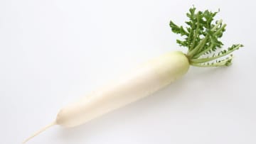 葉と皮も絶品おかずに！大根をまるっと1本使い切るテクニック＆皮を使わない「ヘルシー大根ぎょうざ」のレシピ