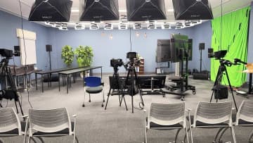 ブラックマジックデザイン、同社製品で構築されたNTT東日本配信スタジオ見学ツアーを開催