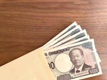 児童手当にプラスして「子ども1人あたり2万円」もらえるとニュースで見ました。世帯年収800万円のわが家も対象となりますか？