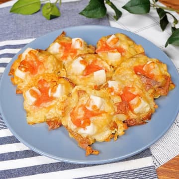 【のせて焼くだけ！餅と明太とチーズが溶け合う神ポテトレシピ】「ホクホクが暴走」「こんなん絶対うまい」