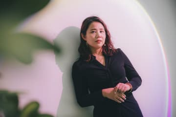 鈴木涼美「幸福にならないといけないなんて、誰が決めた」　男と寝ては幻滅する小説『典雅な調べに色は娘』を書いたワケ