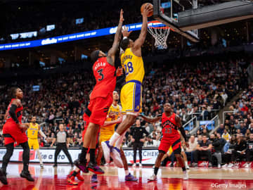 八村塁が決勝3ポイント…リーブス44得点のレイカーズがラプターズに競り勝つ