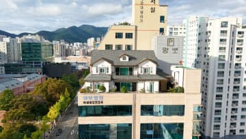 ビルの屋上に2階建ての家？約340平米7LLDDKKSの豪邸にある「韓国ならではの部屋」の正体とは