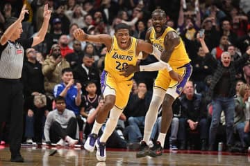 八村塁、劇的な決勝3Pブザービーター！　レブロンのパス受け大仕事　敵地は騒然【NBA】