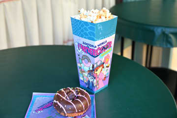 「ズートピア2」テーマの限定メニュー発売中！　チョコドーナツとポップコーンをさっそく食べてきた