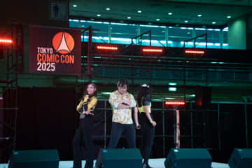 東京コミコン「特設リングステージ」スペシャルライブで幕開け
