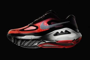 ナイキ“足をホールドする”ランニングシューズ「ストラクチャー プラス」クッション性＆反発力が向上