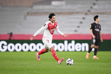 南野拓実、モナコの月間MVPと最優秀ゴールのW受賞！　PSG戦で決勝弾＆ボール奪取4回の活躍