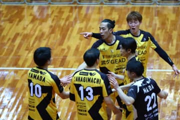 北海道YSが昨季ユニフォームから生まれ変わったアイテムのオークションを開催