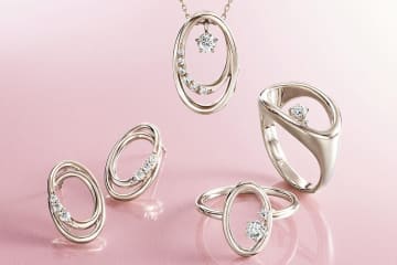 カナル 4℃の“ピンクシルバー”ジュエリー、オーバルモチーフ重ねたネックレスやピアス