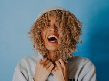 キュートアグレッションとは？「可愛すぎて潰したい！」その衝動の正体を解説。実は、あなたの愛が深い証拠