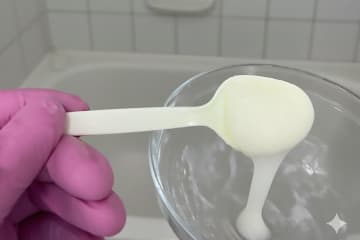 「カビとりジェル」の使用、生放送で注意喚起…　専門家が「液だれしない掃除テク」を紹介