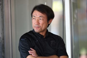 【ロアッソ熊本】片野坂知宏氏が新監督に就任「真っ赤な情熱に満ちたクラブの指揮、大変ありがたく光栄」