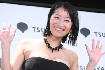 “国宝ボディー”話題のグラドル、彼氏が知らない間に結婚「てことは不倫相手？」　スタジオも衝撃