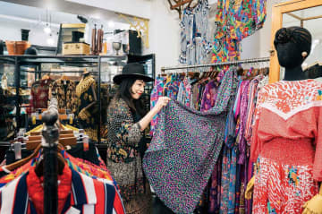 【古着1点だけ】で大人のおしゃれが劇的変化！ 手持ち服がよみがえる最強ミックス術