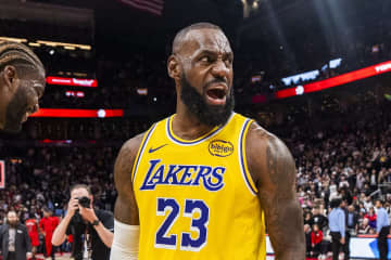 「勝利のために記録を犠牲に」土壇場で示したレブロンの勝利優先のマインド。“弟子”八村に託したラストショット＜DUNKSHOOT＞