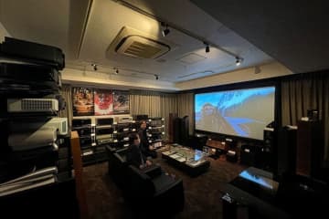 アバック梅田、「DLA-Z5」「DLA-Z7」などVictorプロジェクター比較試聴イベント。12月12日から21日まで