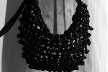 ディスコード ヨウジヤマモトのレザーバッグ、“手編み”マクラメバッグ＆ベルト付きワンショルダー