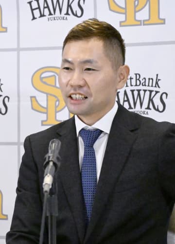 中村、1億2千万円で更改　川瀬は1200万円増