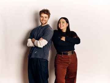 アレックス・ウォーレン、ジジ・ペレスをゲストに迎えた「エタニティー」の新ver.公開