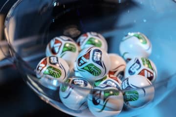 【W杯抽選会:ポット分け】日本代表、天国から地獄…振れ幅の大きい組み分けに。今日26時から!