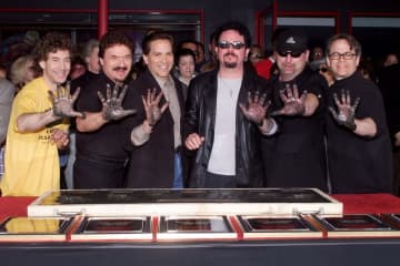 ＴＯＴＯのボーカリストが認知症のため歌唱不可能に「アフリカ」「ロザーナ」など大ヒット曲生む