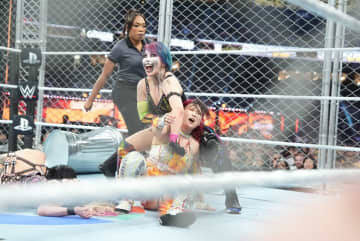 人気日本人女子レスラー、“男前”な運転ショットが話題…素顔に近いメイクで撮影の一枚が「髪型可愛い」「最高にクール」