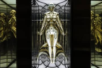 空山基“過去最大規模”の回顧展が東京・京橋で、ロボットアートや「アイボ」原画など代表作が集結