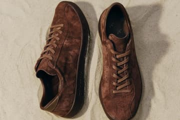 アディダス オリジナルスのスニーカー「パルマ」上質ブラウンスエードのアッパー、ビリーズ限定復刻