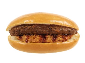 金沢カレーが片手で食べられるサンドに!? セブン‐イレブンが「金沢カレー ハーフとんかつサンド」を税込259円で発売