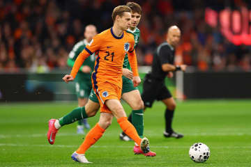 日本代表と対戦するスター選手たち　バルセロナの中盤に…遠藤航のリバプール同僚も