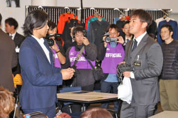 カブス・今永昇太　阪神・桐敷拓馬との〝投球談議〟で収穫「彼独特の面白い感覚の話もしました」