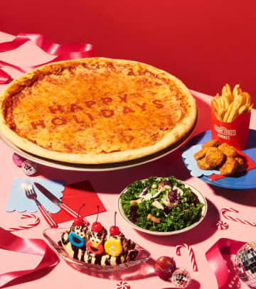 セサミストリートマーケットで味わうホリデー♡特大ピザと限定ドーナツ