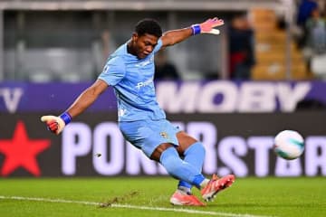 「最高のサプライズ」23歳日本人の争奪戦にイングランド首位の名門も参戦か！強豪から続々関心に海外驚嘆「列は長くなり始めた」