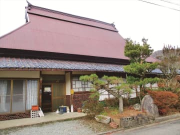 明治元年建築の古民家｜広い敷地に離れ、蔵、倉庫あり【兵庫県佐用町】都市へのアクセス良好な、子育てしやすいまち