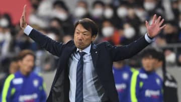 J3降格のロアッソ熊本が片野坂知宏監督を招へい「ひとりの力を最大限に引き出し」アグレッシブなサッカーでJ2復帰を目指す