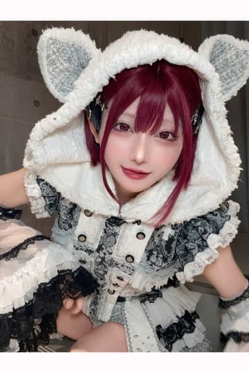 “腹筋女子”の星　ロックアイドルのバキバキボディーにネット驚嘆「カッケー」「キレてる」